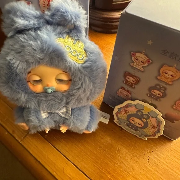 Blue Stars Bunny from the Cureplaneta Duoduo Lucky Delivery Series - Picture 8 of 10